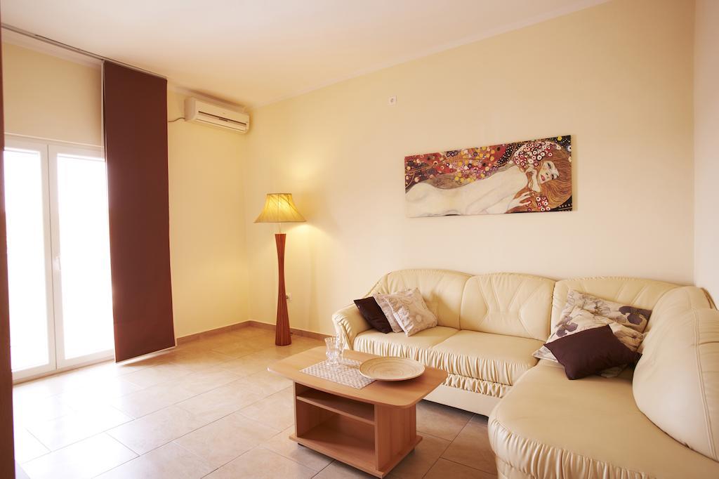 טיסנו Villa Lana Apartments מראה חיצוני תמונה